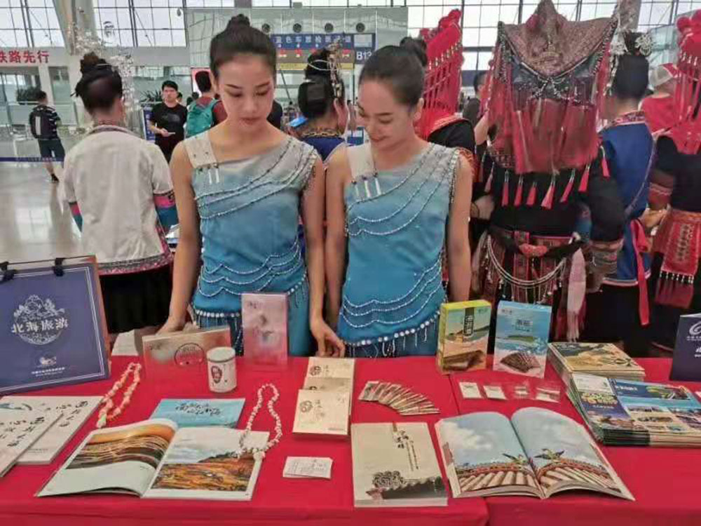 搭乘首發(fā)高鐵，海真珠珍珠粉抵達(dá)東方明珠